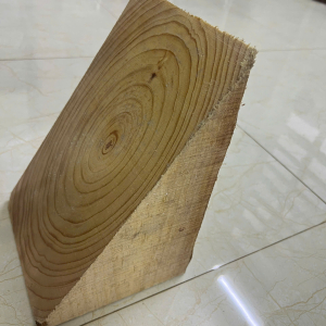 Gỗ tâm giác kê thép cuộn